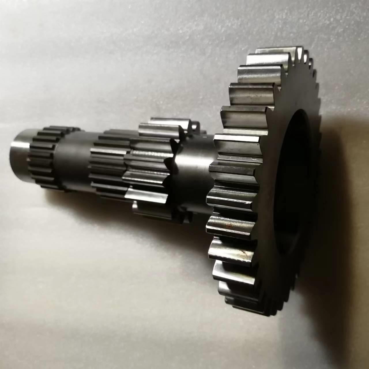 LG1504拖拉机一拖YTO东方红配件 副变速主动轴 拖拉机后桥齿轮