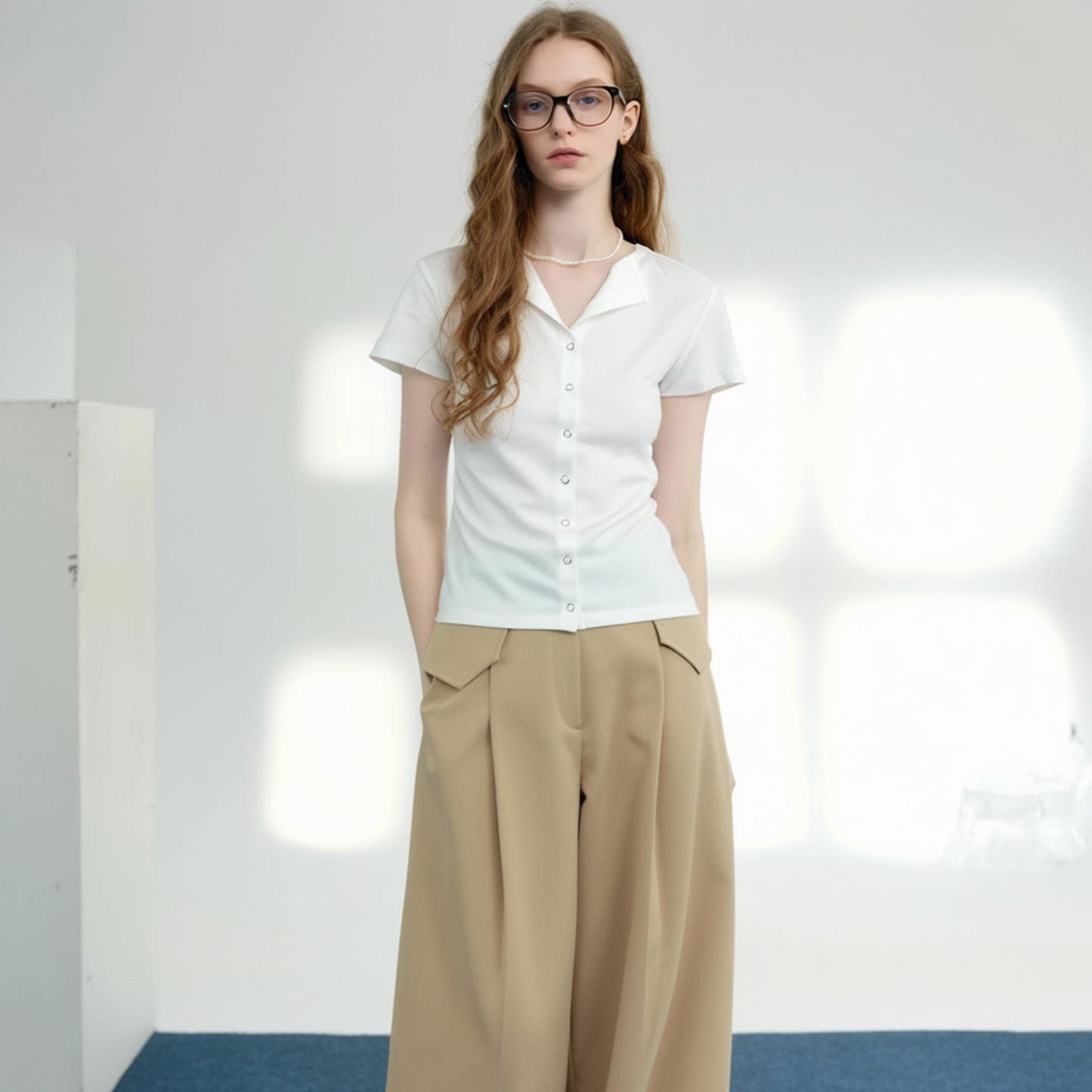 HUAAPPUW法式休闲暗扣翻领薄款短袖T恤2026春夏新款白色修身上衣