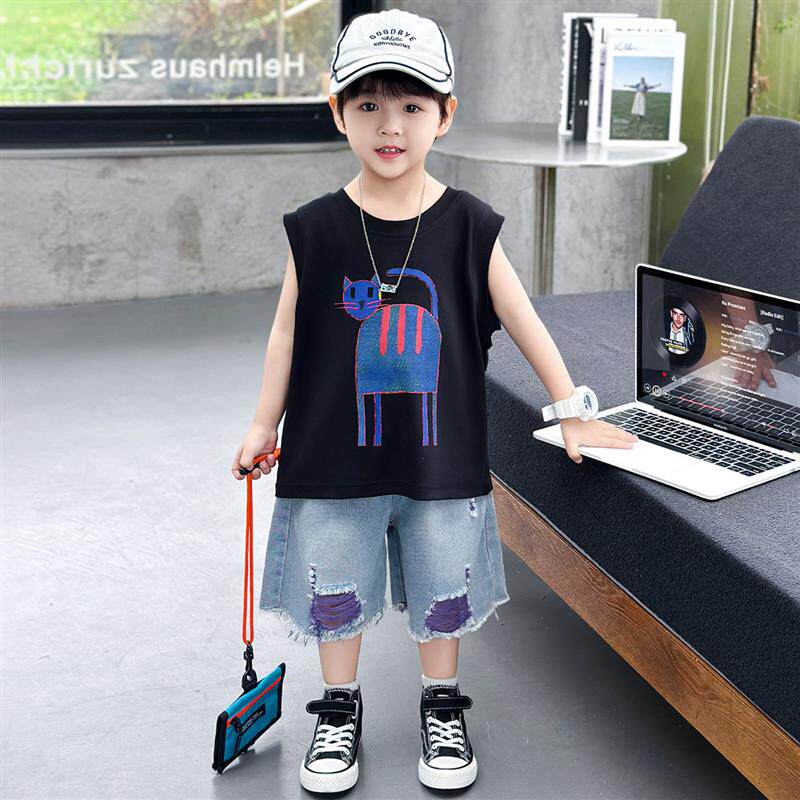 夏季男童卡通背心套装痞帅儿童休闲装2026新款潮酷牛仔短裤两件套