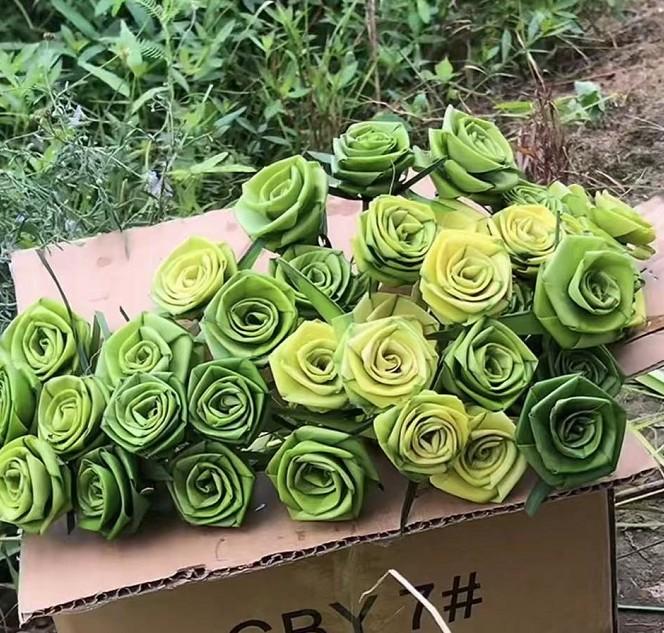 新鲜棕榈树叶编制玫瑰花棕编玫瑰花棕编材料玫瑰花婚庆手捧花包邮