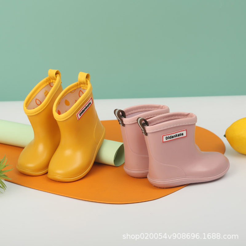 儿童雨鞋防滑日系纯色柔软女童雨靴1-3岁男童PVC一体成型低筒水鞋