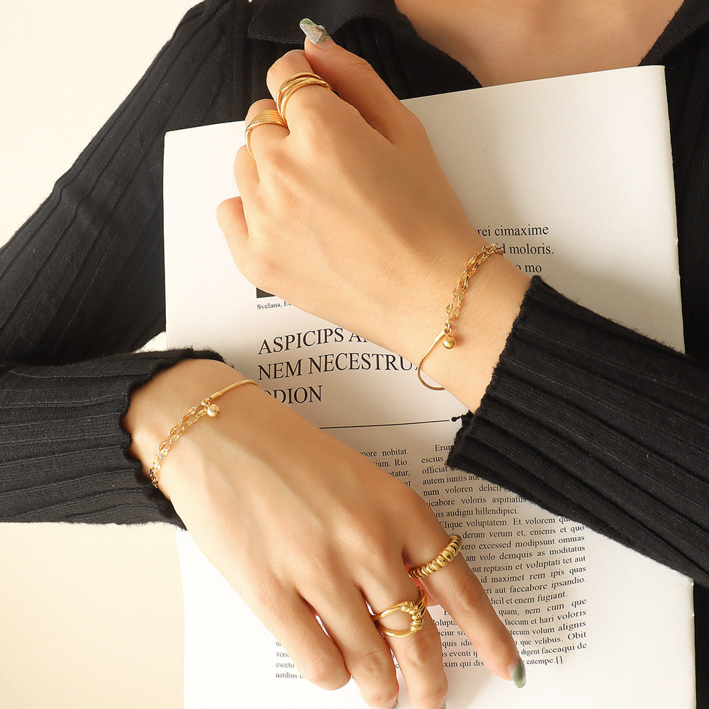 细致小众百搭校园风双层嘴唇链手链 小钢珠吊坠钛钢镀金手饰配饰