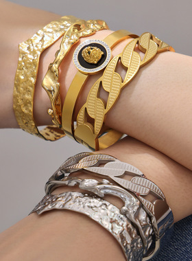 不锈钢狮子头圆牌镶锆石弹力卡扣