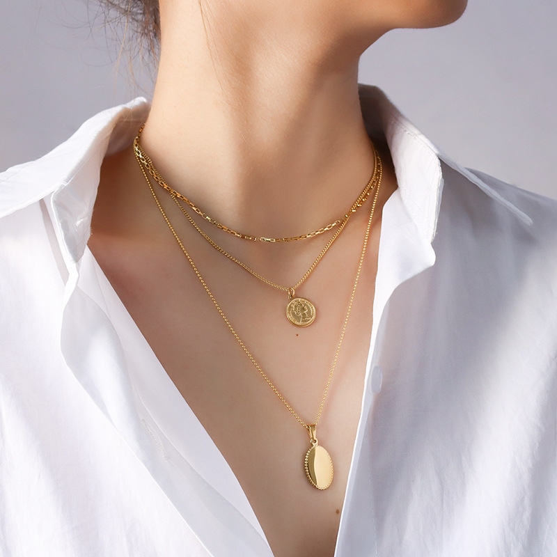 欧美风人像圆牌多层叠戴钛钢吊坠