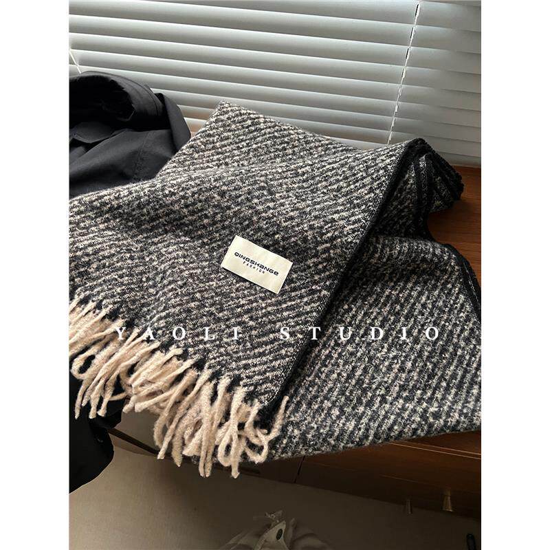 冬季新款香芋紫色雪花点点复古流苏围巾女冬季保暖羊绒柔软围脖