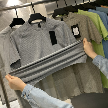 L系列王炸！HUMBLE STONE悍石~户外训练无缝针织吸湿速干弹力短袖