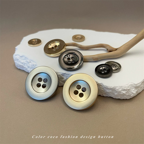 Colorcoco复古宽边四眼金属纽扣