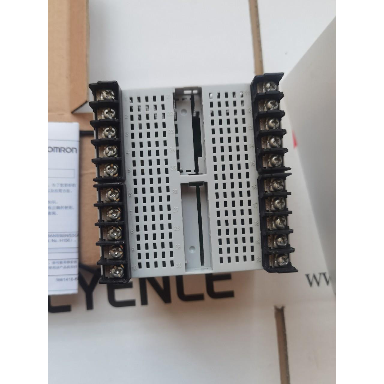 温控表 E5AN-Q3H03T-W-FLK-N. Q3H01T-W-FLK-N