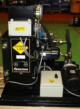 OILTECH奥莱尔电机 100-4-3,0 MEZ LOC 230/400-50