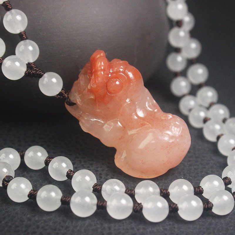 正品桂林鸡血玉贵妃料貔貅吊坠项链纯天然粉色玉石带证书时尚冰透