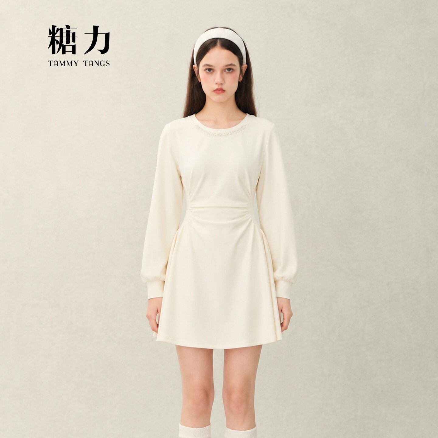 糖力 春秋季新款长袖珍珠装饰收腰显瘦卫衣连衣裙女