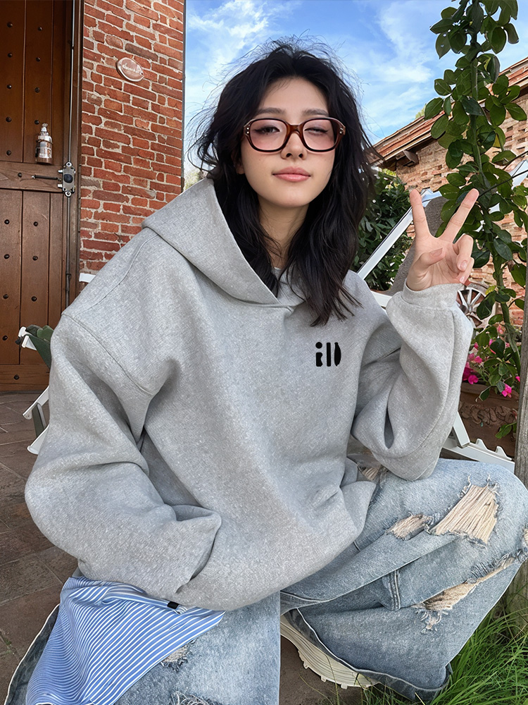 灰色连帽运动衫羊毛衬里加厚2025新热门风格秋冬休闲慵懒风格女子