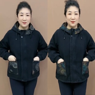 秋冬新款女士加绒保暖牛仔外套时尚洋气高档中老年妈妈装连帽棉服