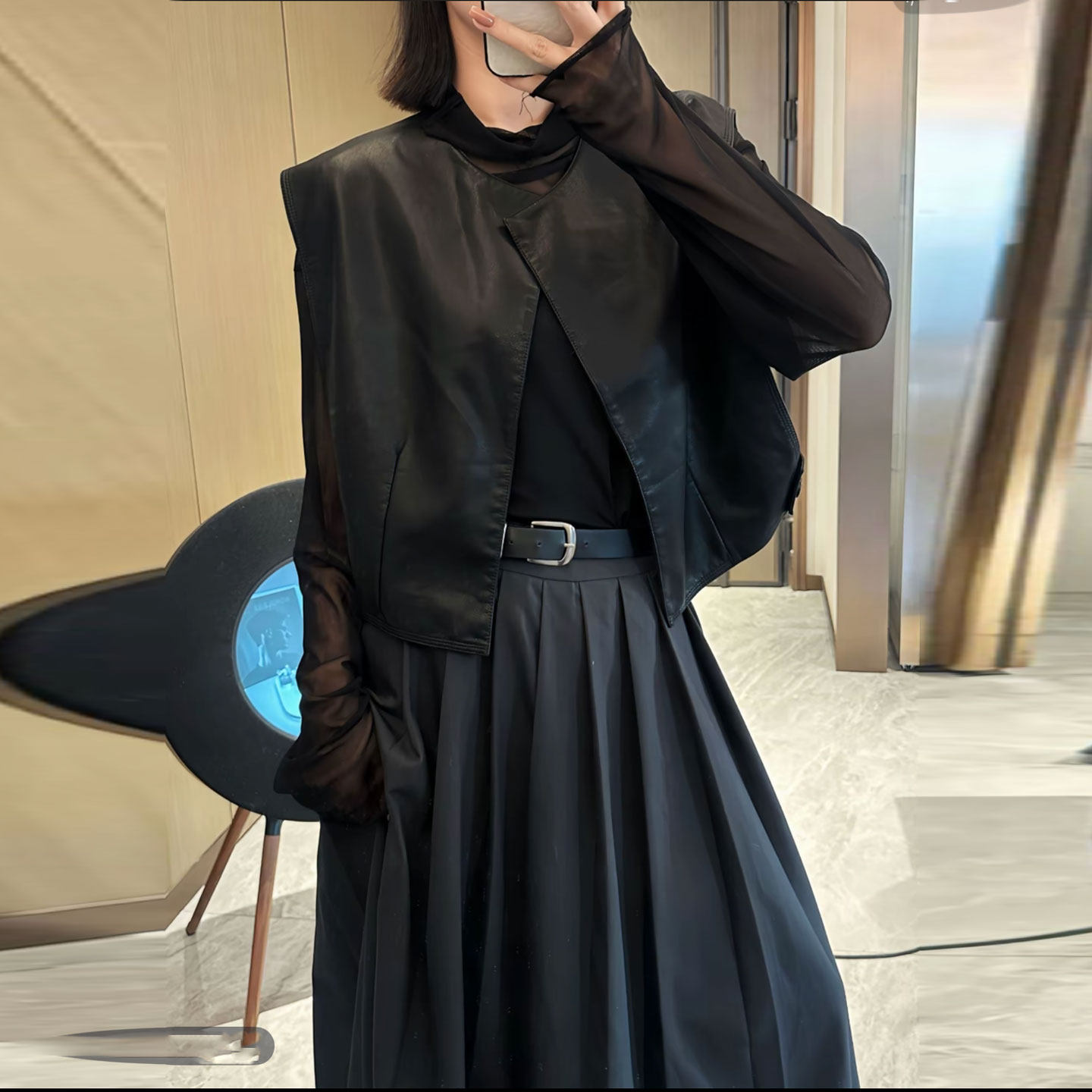 春夏新款欧货黑色pu皮马甲外套女外穿百搭坎肩短款无袖马夹上衣