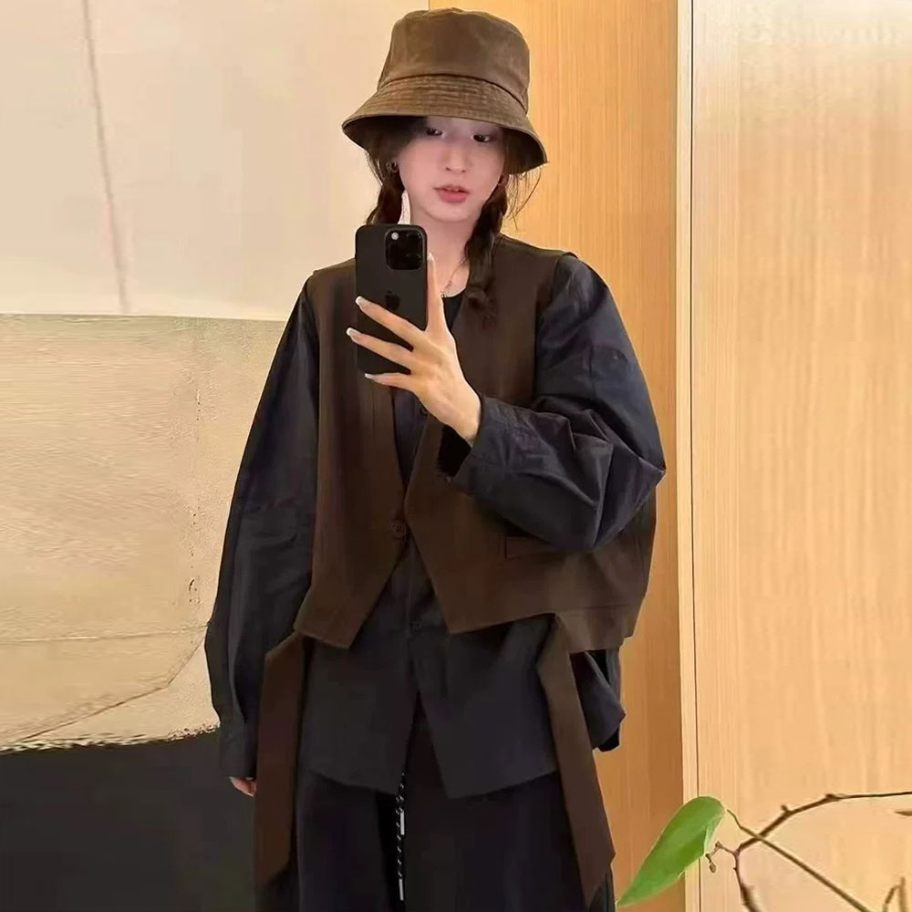 长袖圆领衬衣+不规则V领马甲套装