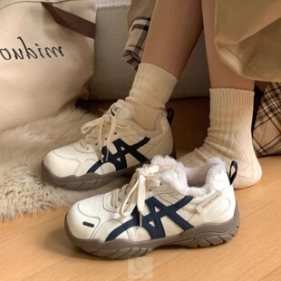 冬季加绒保暖小白鞋女款轻便休闲运动鞋2025新款内增高5cm德训鞋