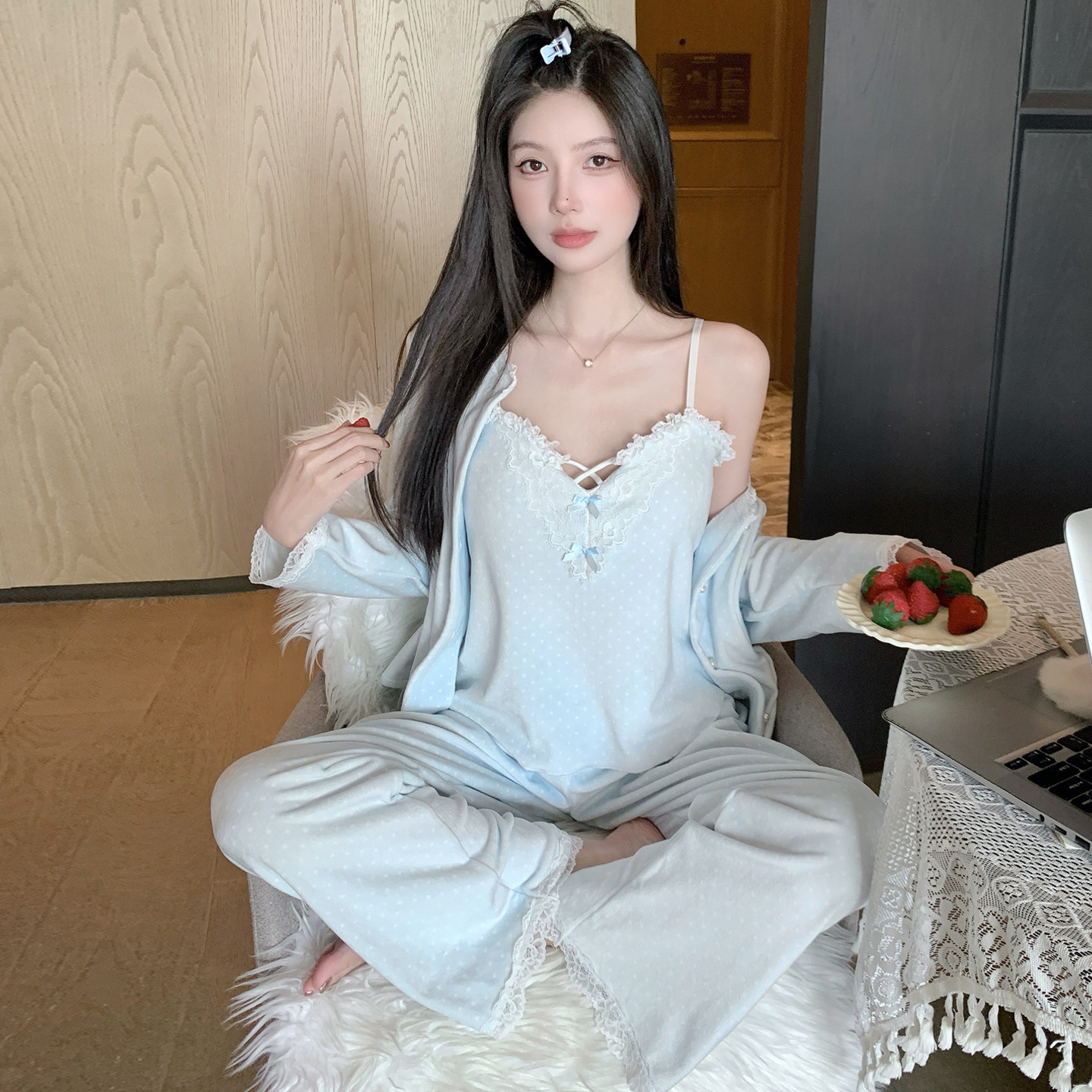 海岛荣吊带睡衣三件套带胸垫
