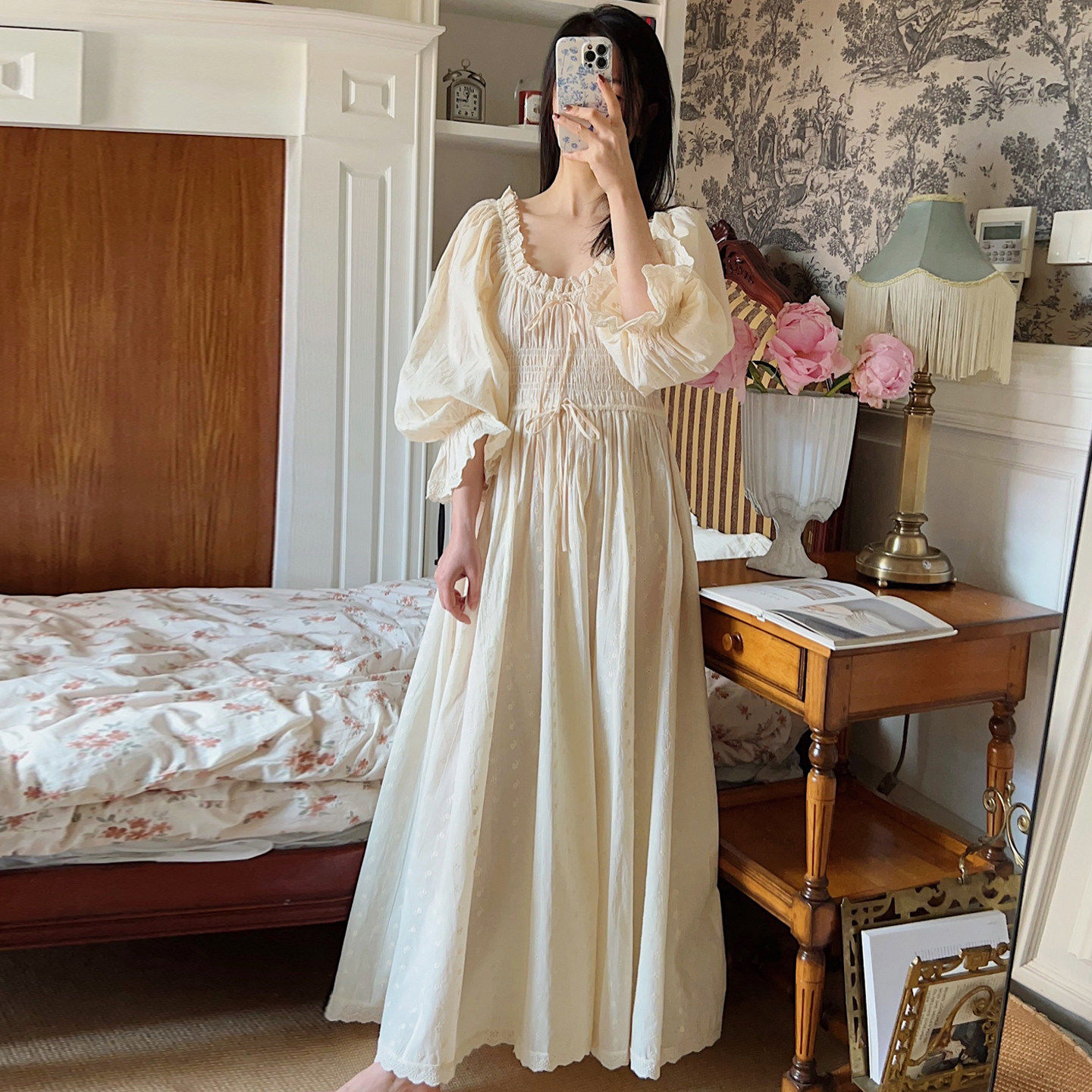 复古宫廷风长袖纯棉睡裙带胸垫女2026新款法式女款长款公主风睡衣