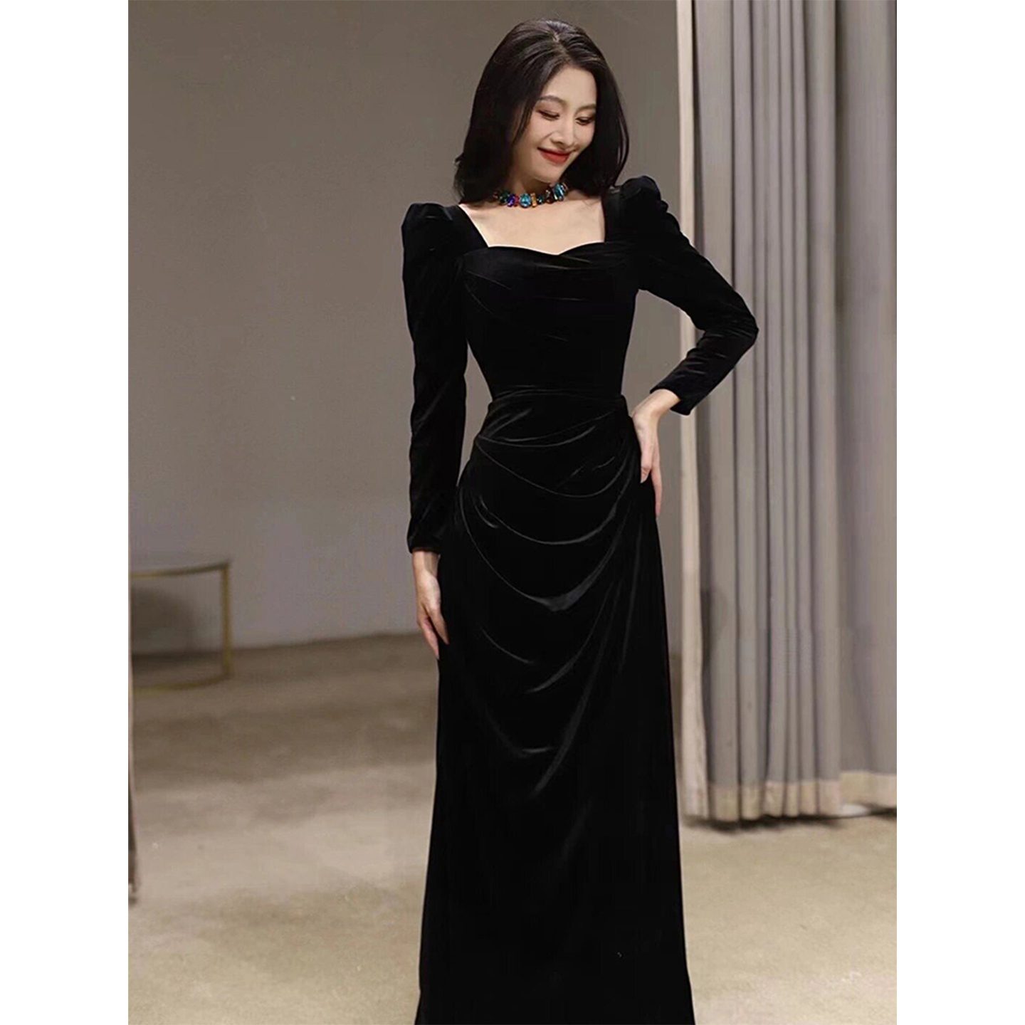 大码法式褶皱收腰丝绒连衣裙