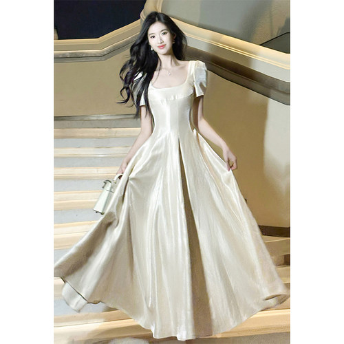 大码法式气质方领缎面连衣裙