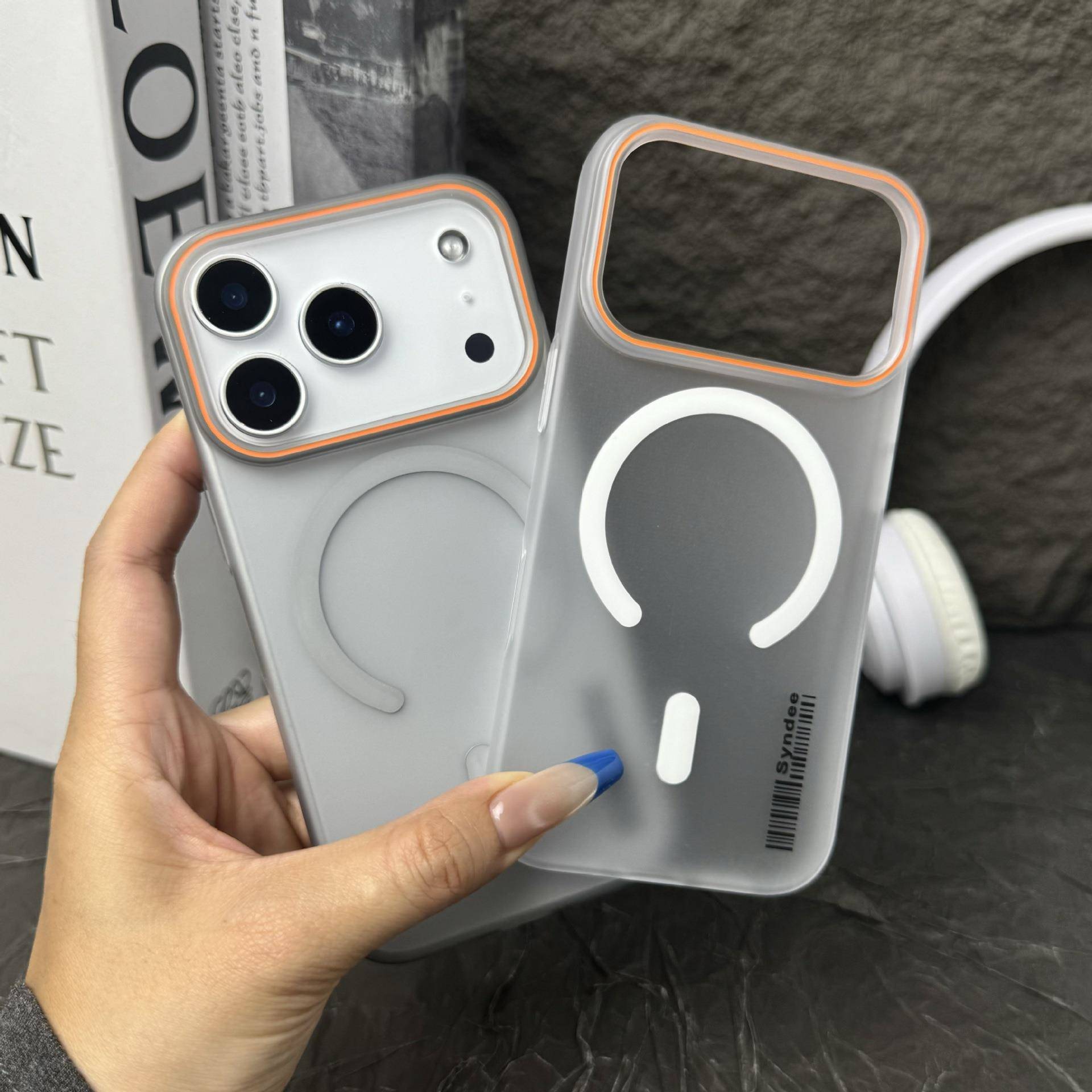 秦爵柔纱肤感手机壳磨砂磁吸