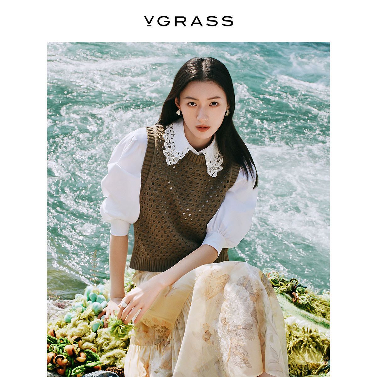 VGRASS圆领带子纱仿手钩针织背心