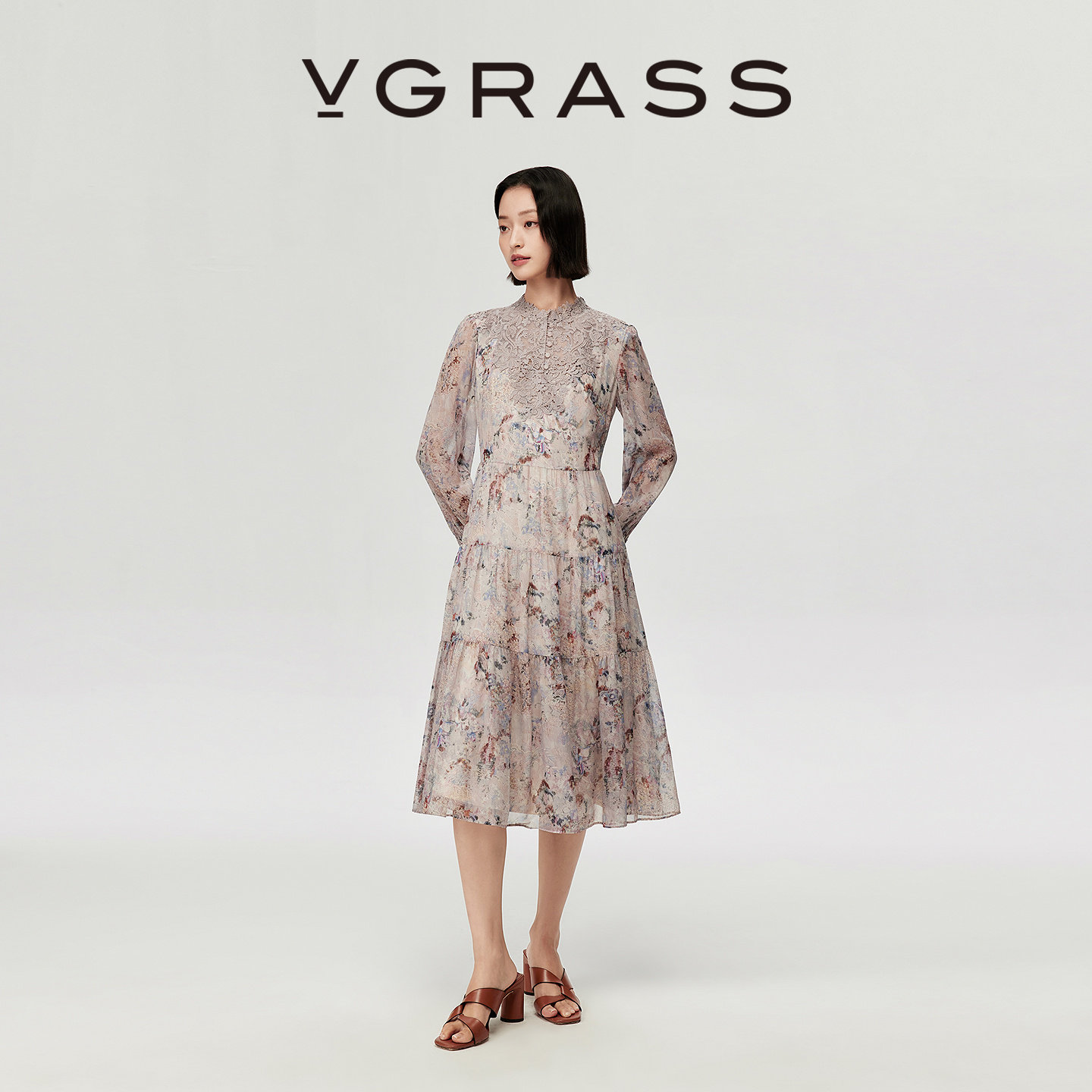 VGRASS25秋冬新款定位水溶蕾丝绣浪漫飘逸真丝乔其收腰X版连衣裙