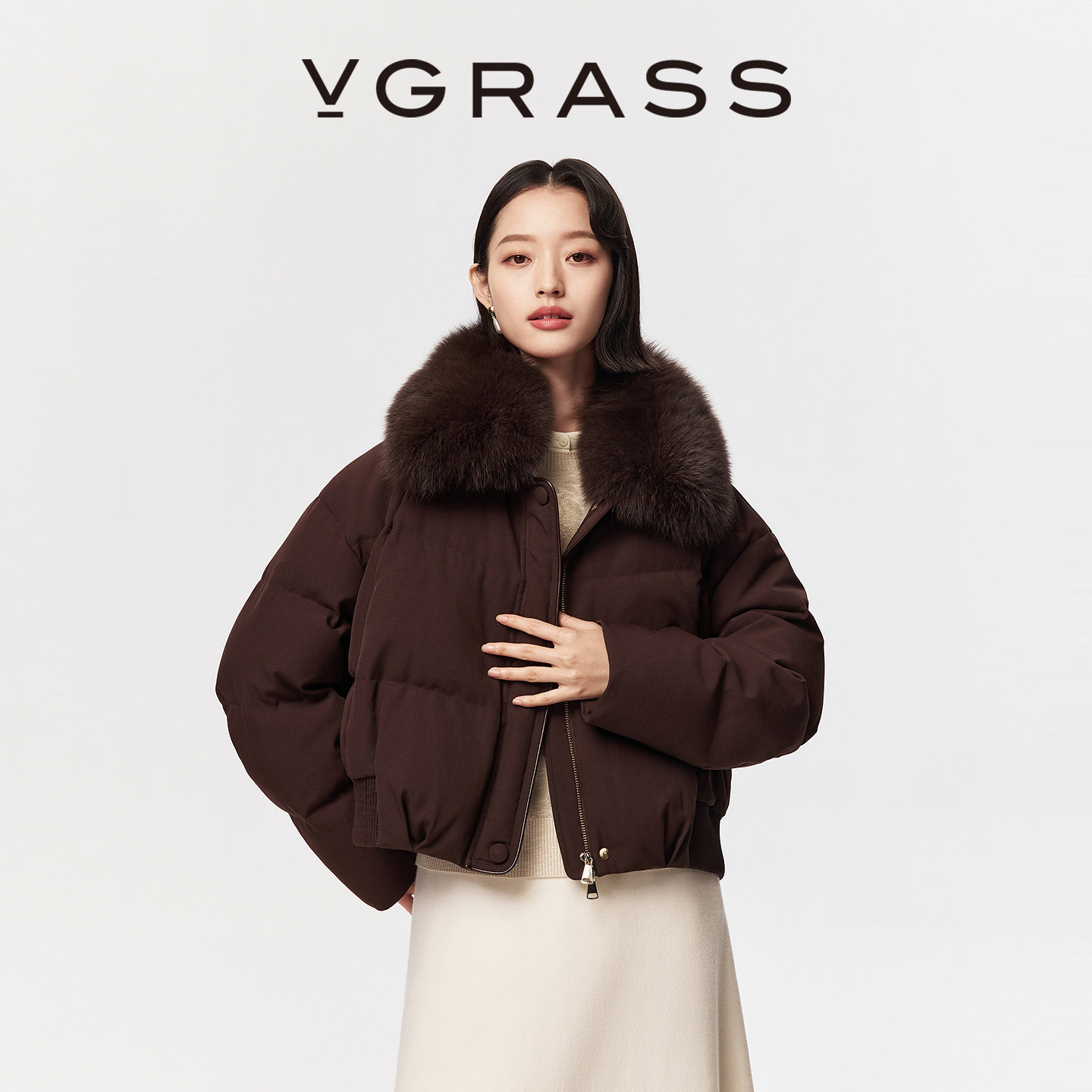 VGRASS【马上有戏】25冬季新款绗线鹅绒羽绒服外套拼接狐狸毛领女