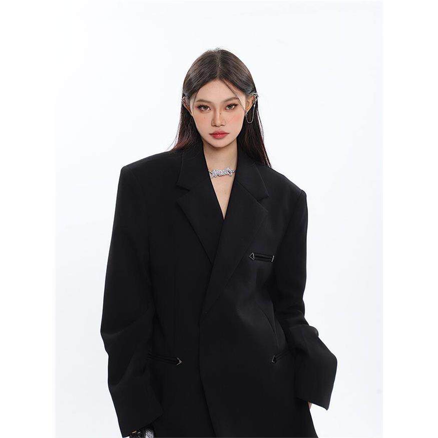 陈不哭  黑色高级设计感垫肩西服金属装饰宽松西装外套女春秋