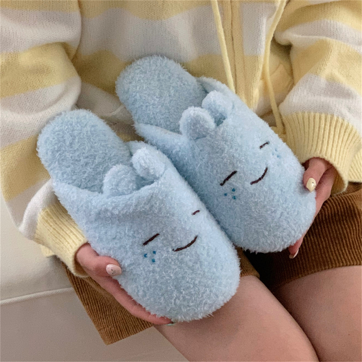 2025新款日系卡通静音棉拖鞋卧室防滑ins温馨秋冬居家毛毛拖鞋女