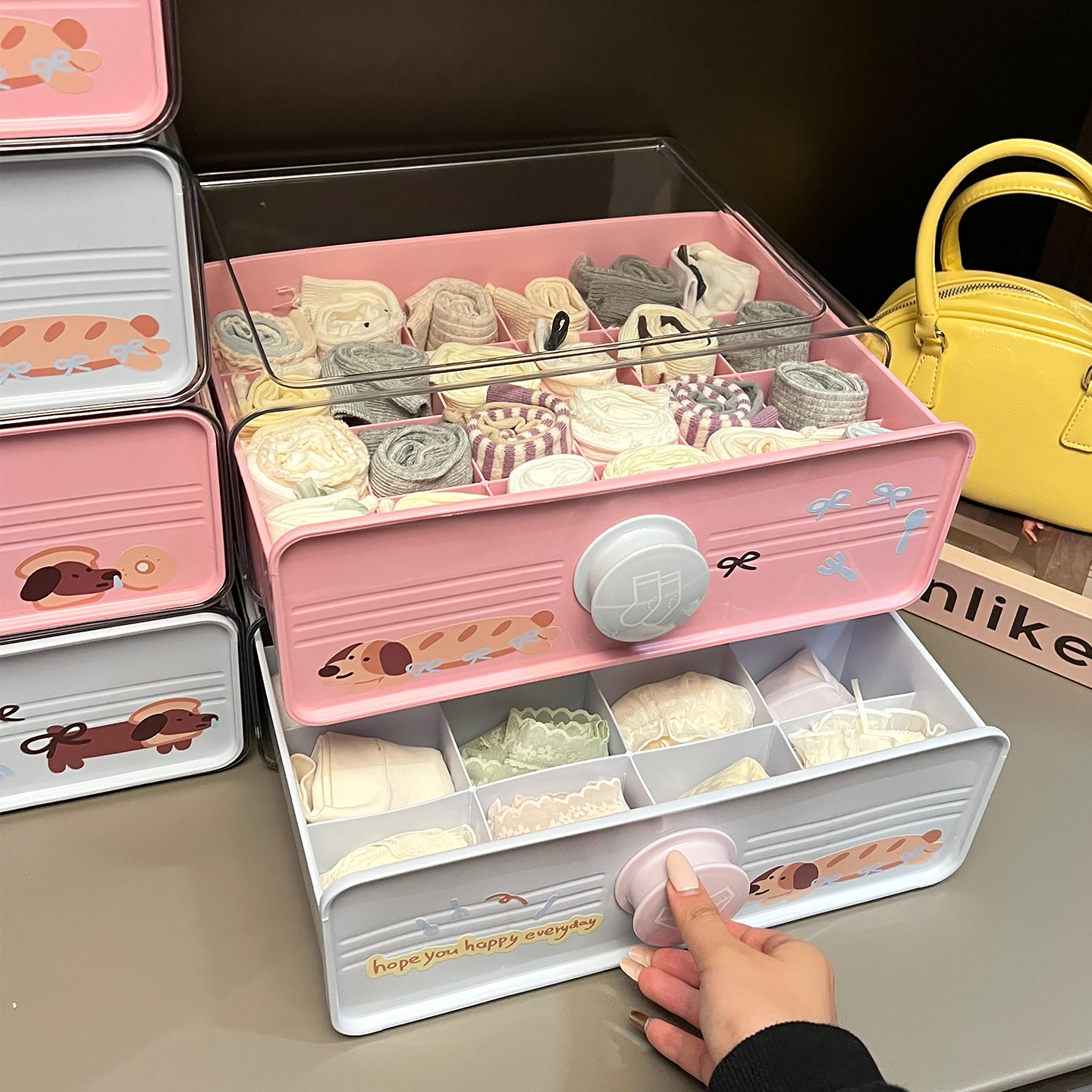 多巴胺内衣收纳盒家用大容量分格储物盒卧室衣柜内裤袜子整理盒
