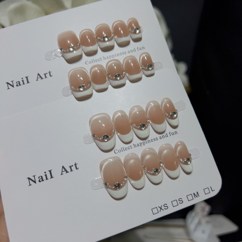 月光法式渐变腮红猫眼钻穿戴甲