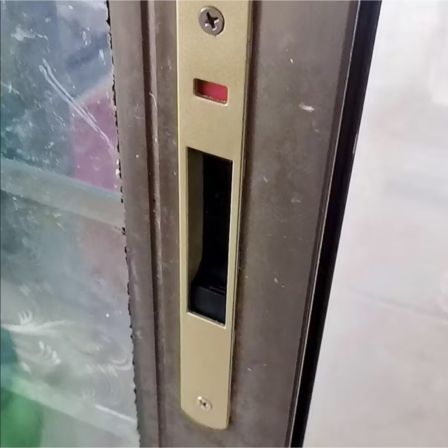 玻璃锁扣条形锁条形锁扣防盗锁加厚阳台门扣90铝合金移门钩锁门窗
