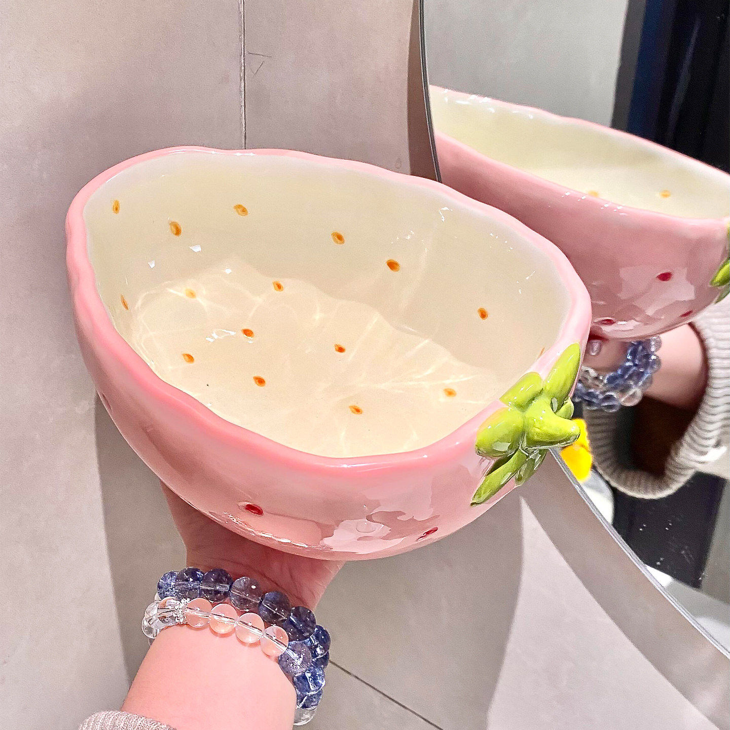 草莓陶瓷碗ins风水果碗客厅茶几家用果盘高颜值沙拉碗早餐麦片碗