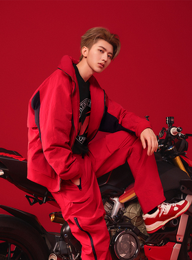 【蔡徐坤同款】AVIA爱威亚机车海报同款户外运动休闲复古外套男女