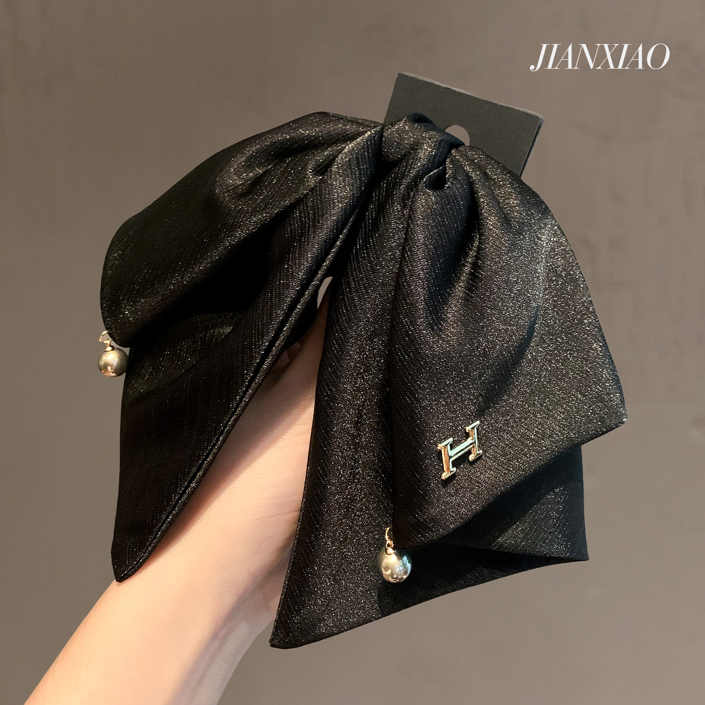 法式复古字母缎面蝴蝶结发夹气质优雅高马尾夹轻奢后脑勺抓夹头饰