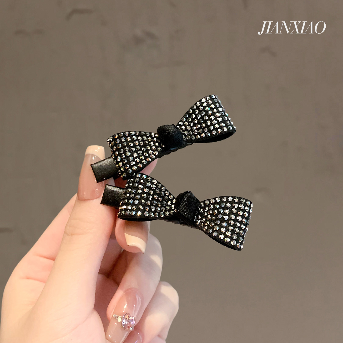 轻奢新款精致黑色蝴蝶结懒人鸭嘴夹满钻高级感刘海夹子侧边碎发夹,饰品/流行首饰/时尚饰品新,发饰,淘宝优惠券,粉丝福利购,淘宝优惠卷