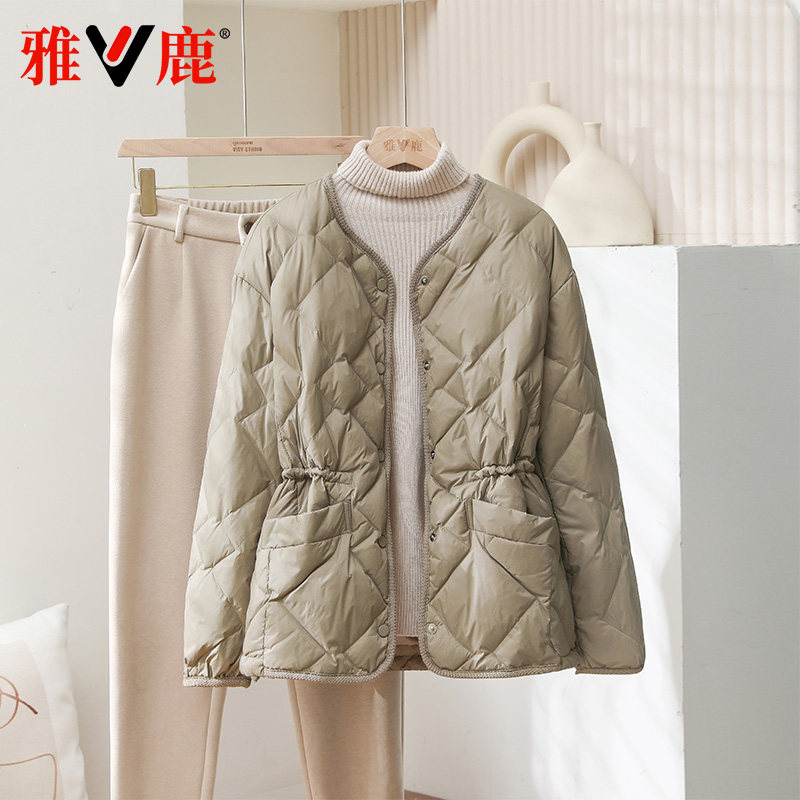 雅鹿轻薄无领收腰羽绒服单排扣
