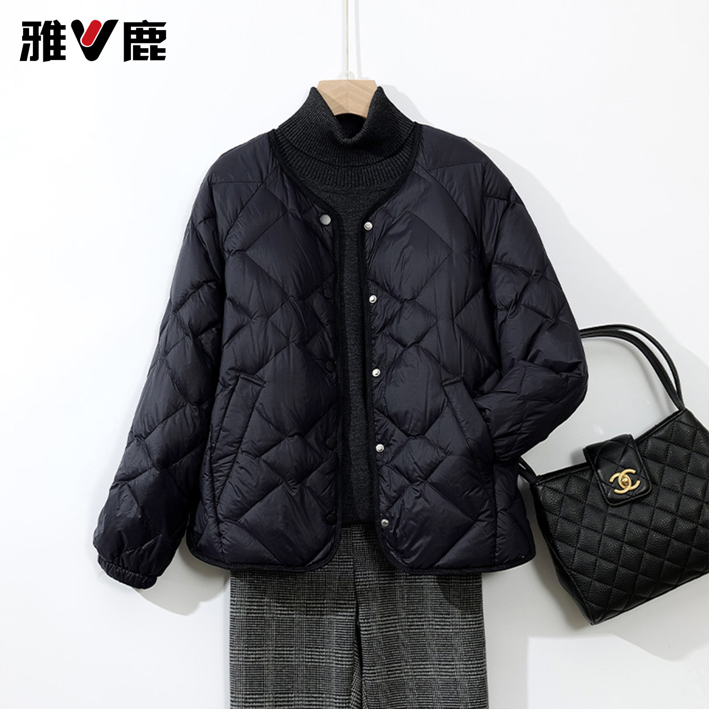 雅鹿时尚短款圆领轻薄羽绒服女