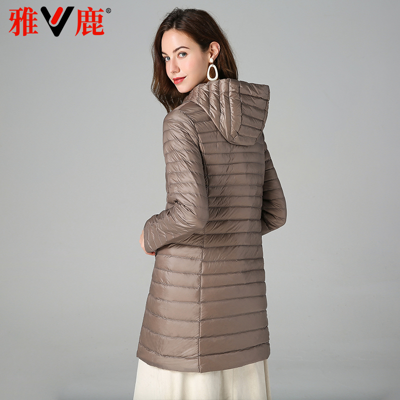 雅鹿正品新款轻薄羽绒服女中长款中老年大码妈妈连帽轻便保暖外套