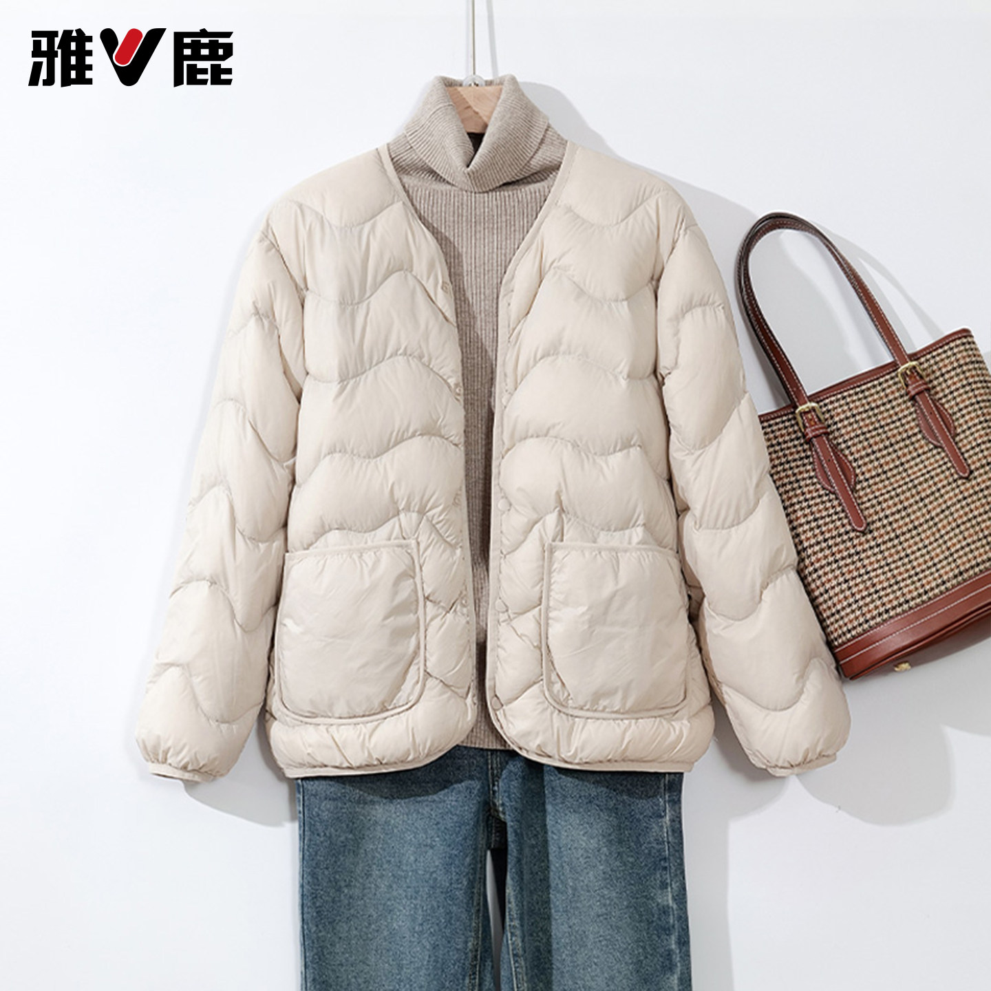 雅鹿休闲短款轻薄羽绒服
