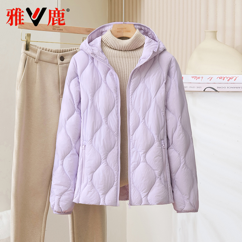 雅鹿2024新款轻薄羽绒服女内胆可收纳百搭纯色连帽减龄保暖外套冬