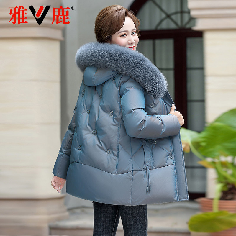 雅鹿羽绒服妈妈装洋气狐狸毛领