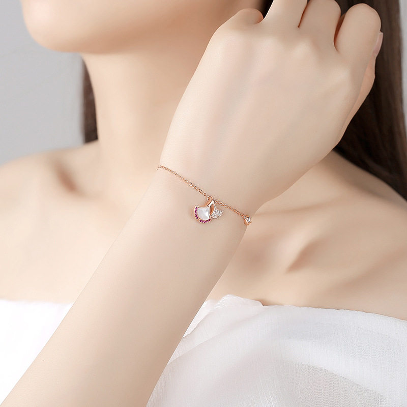 金韩版新款18K甜美镶钻银杏叶手链女925纯贝壳玫瑰手饰宝艺龙首饰