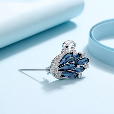 采用施华水晶别针高档女百搭毛衣洛世奇元素奢华气质胸花胸针配饰