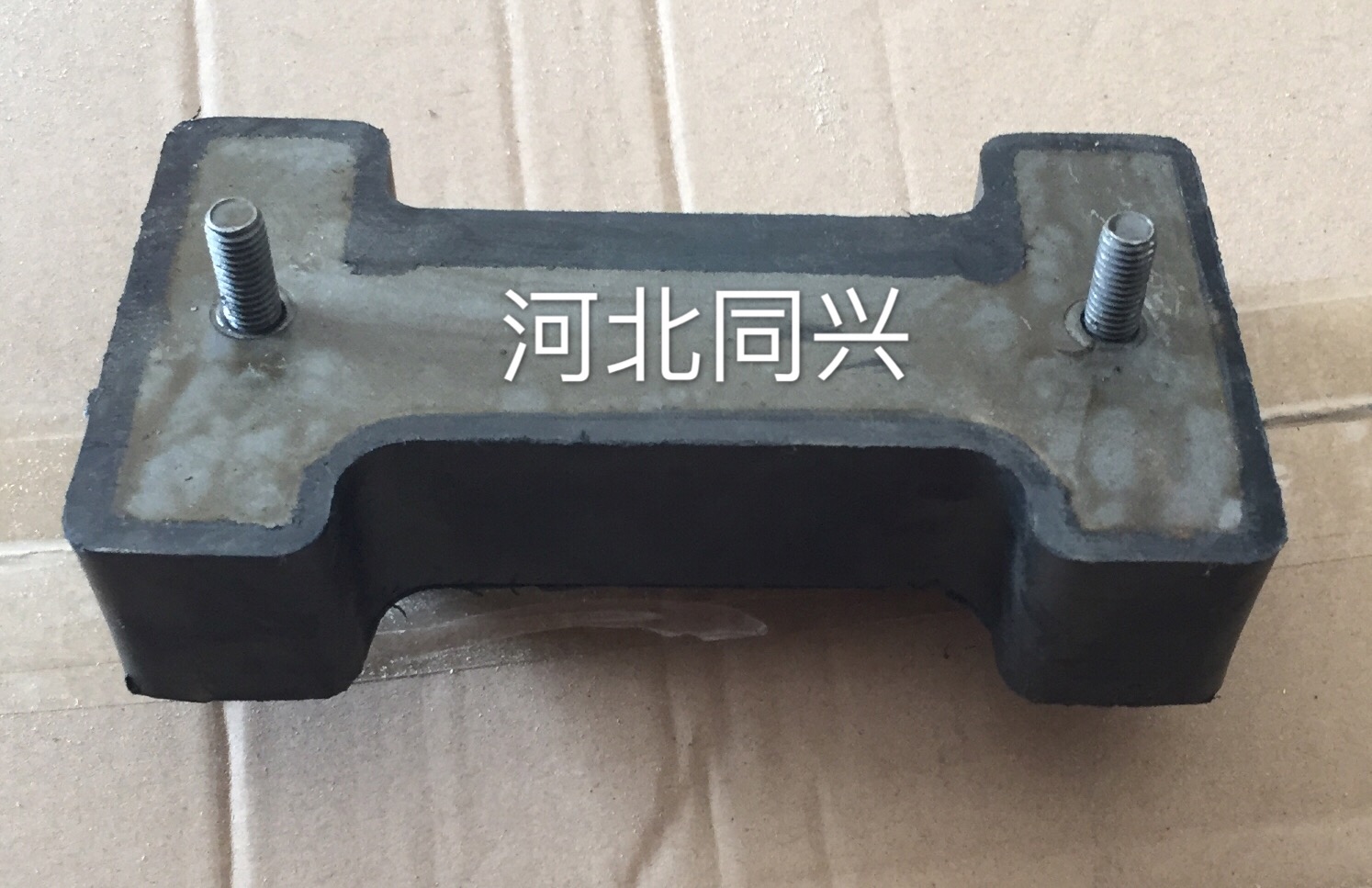 北汽北京吉普二蛋/2023/2032/战旗/角斗士/分体箱五速变速箱胶垫