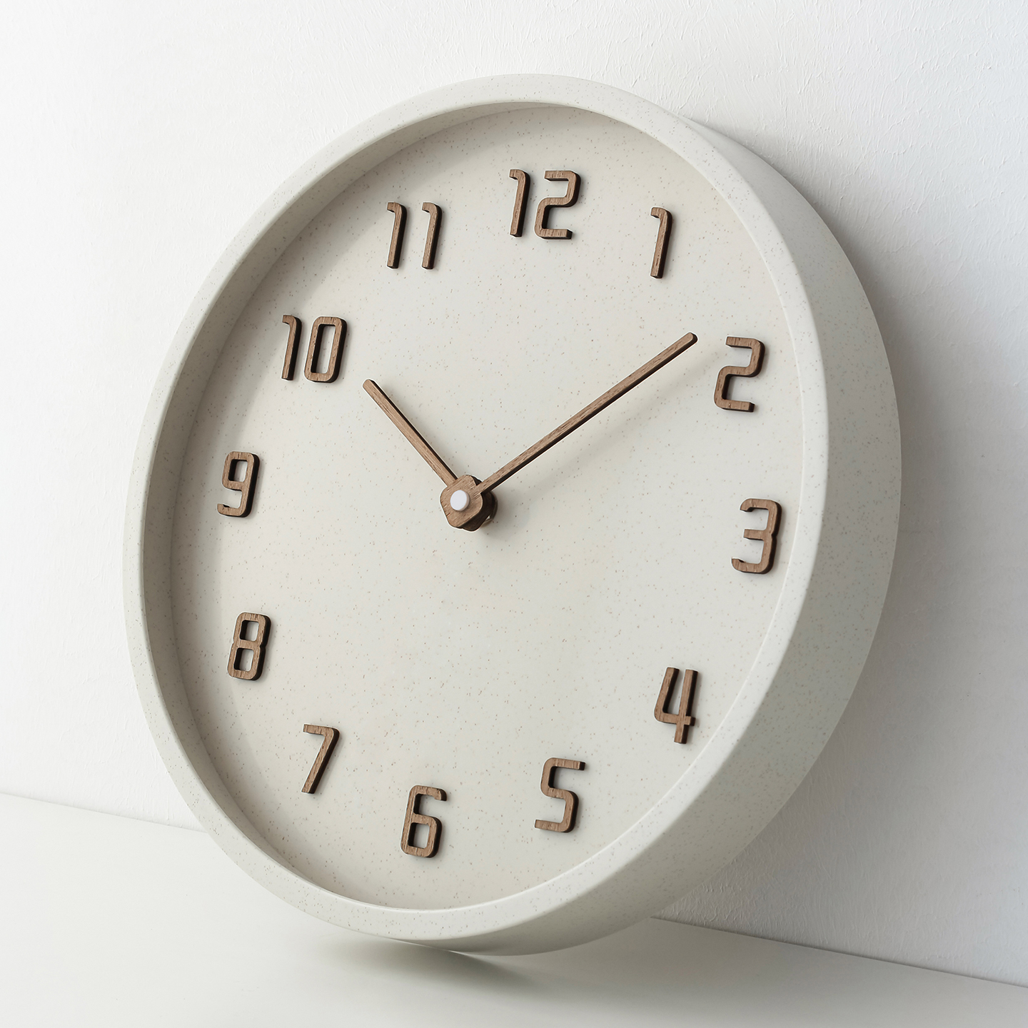 MJK钟表挂钟客厅2025新款家用静音简约挂表免打孔时钟挂墙石英钟