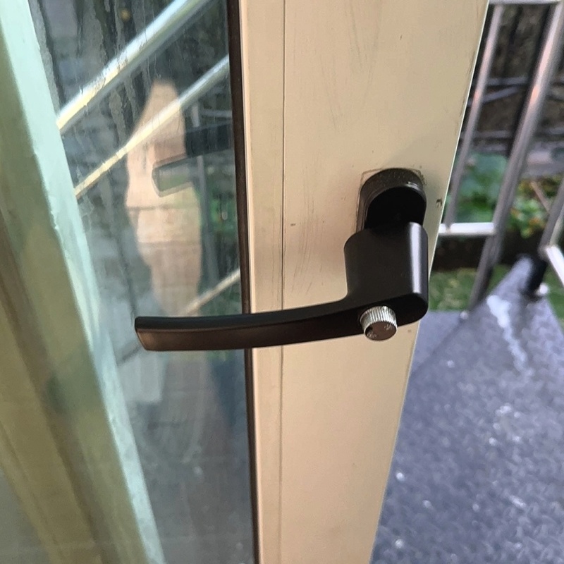 拉手平开一体窗户儿童双面阳台门断桥铝带保险安全带钥匙执手门锁