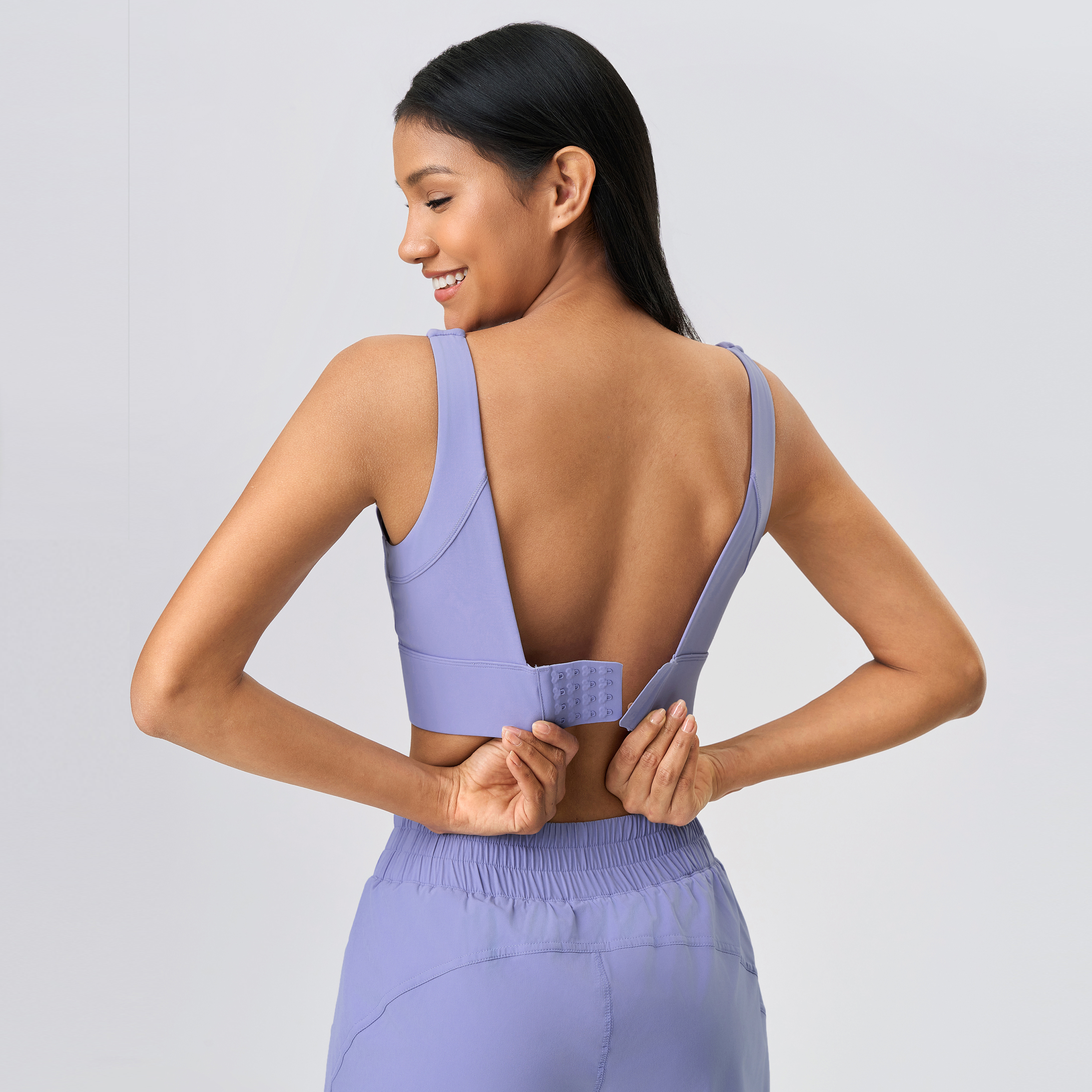 运动内衣女带背扣透气固定胸垫