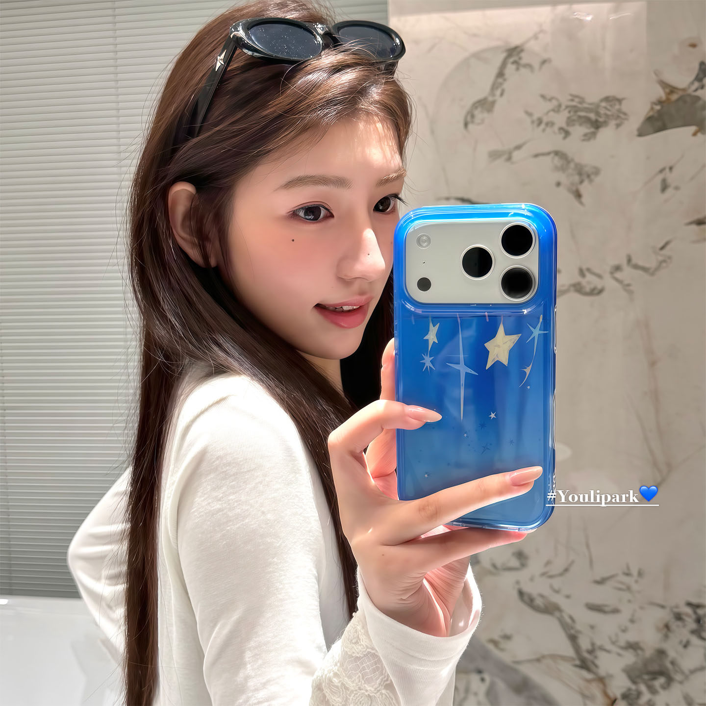 高级感克莱因蓝星星苹果手机壳女